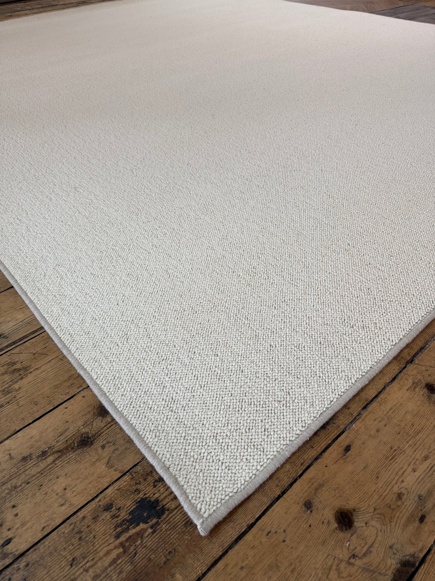 Blanc ivorie 100% wool rug 284cm x 338cm