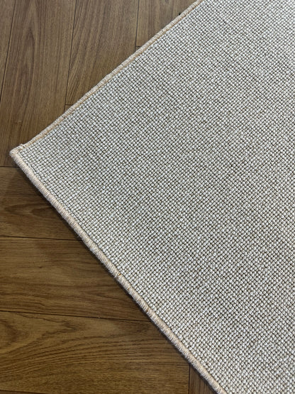 Perendale 100% wool rug 222cm x 300cm