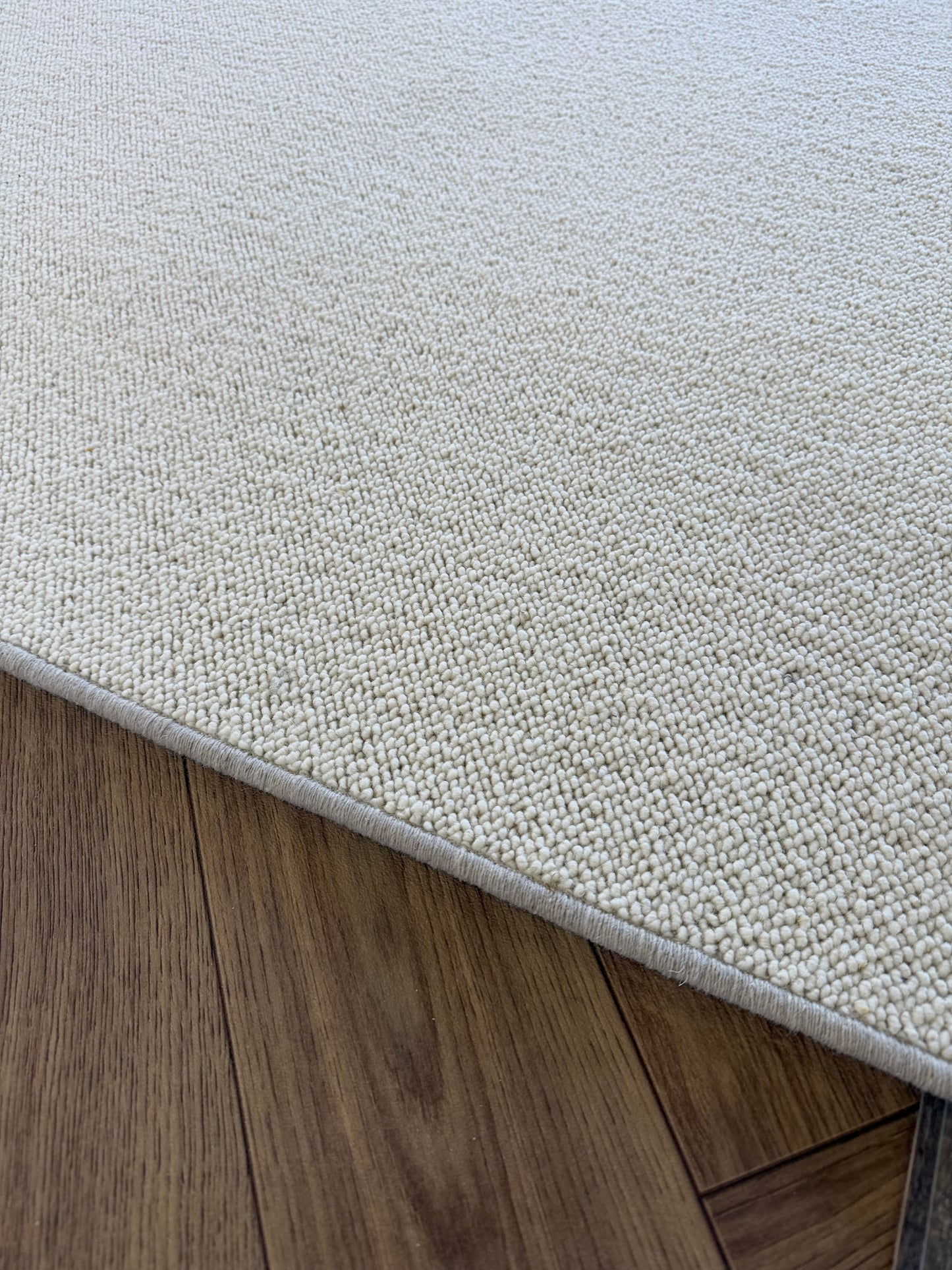 Blanc ivorie 100% wool rug 238cm x 350cm
