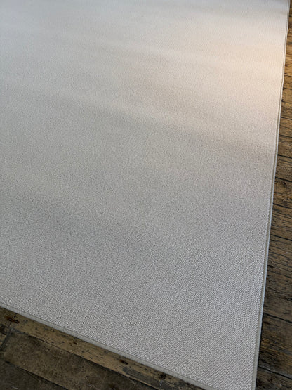 White flake 100% wool rug 270cm x 370cm