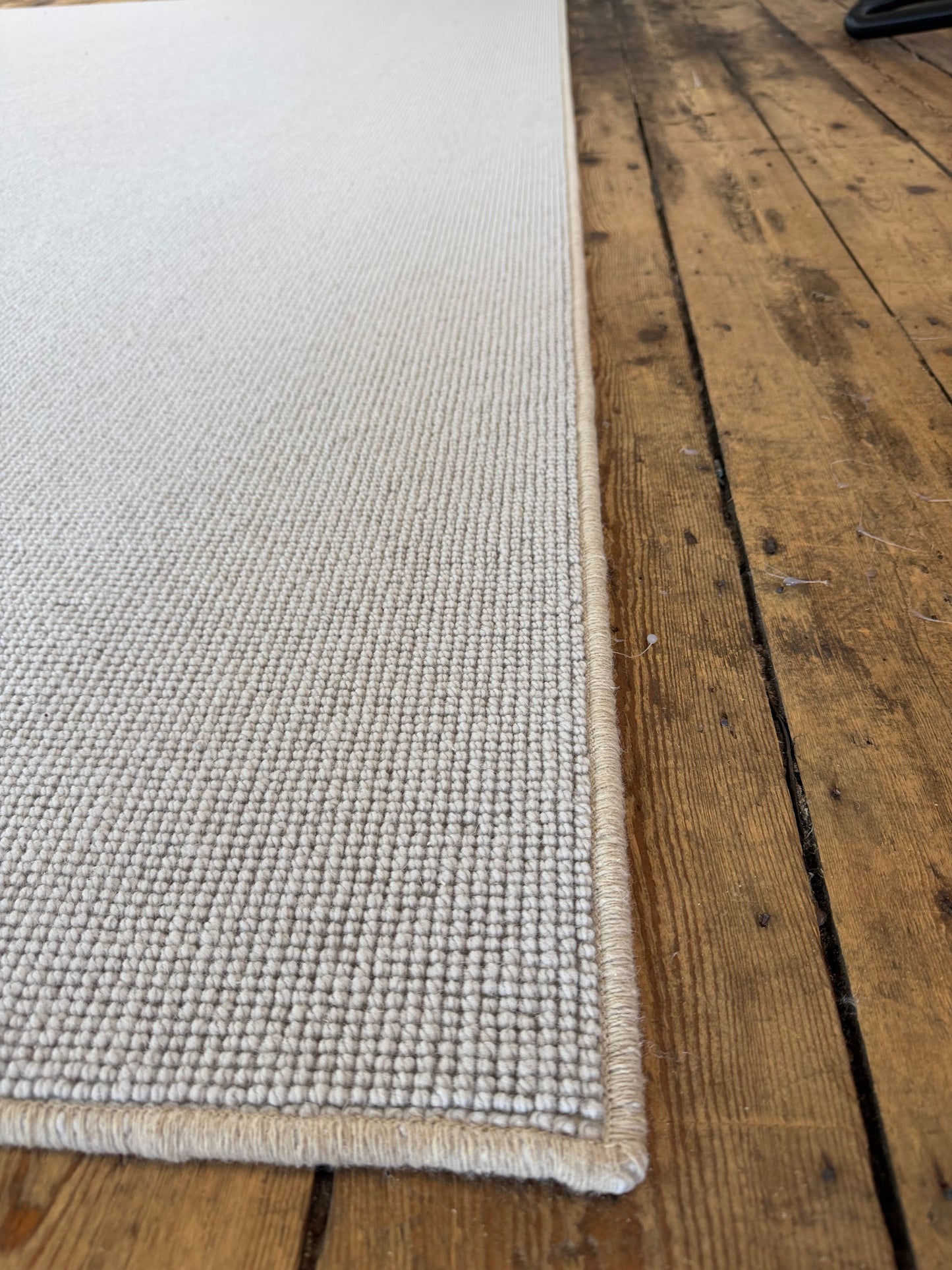 Drydale 100% wool rug 290cm x 397cm