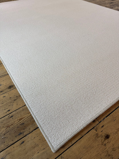 White flake 100% wool rug 200cm x 277cm
