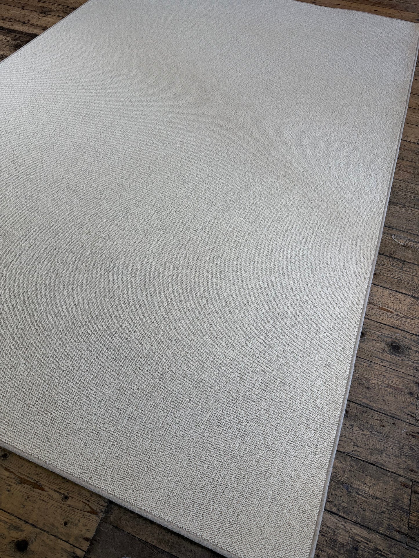Blanc ivorie 100% wool rug 238cm x 350cm