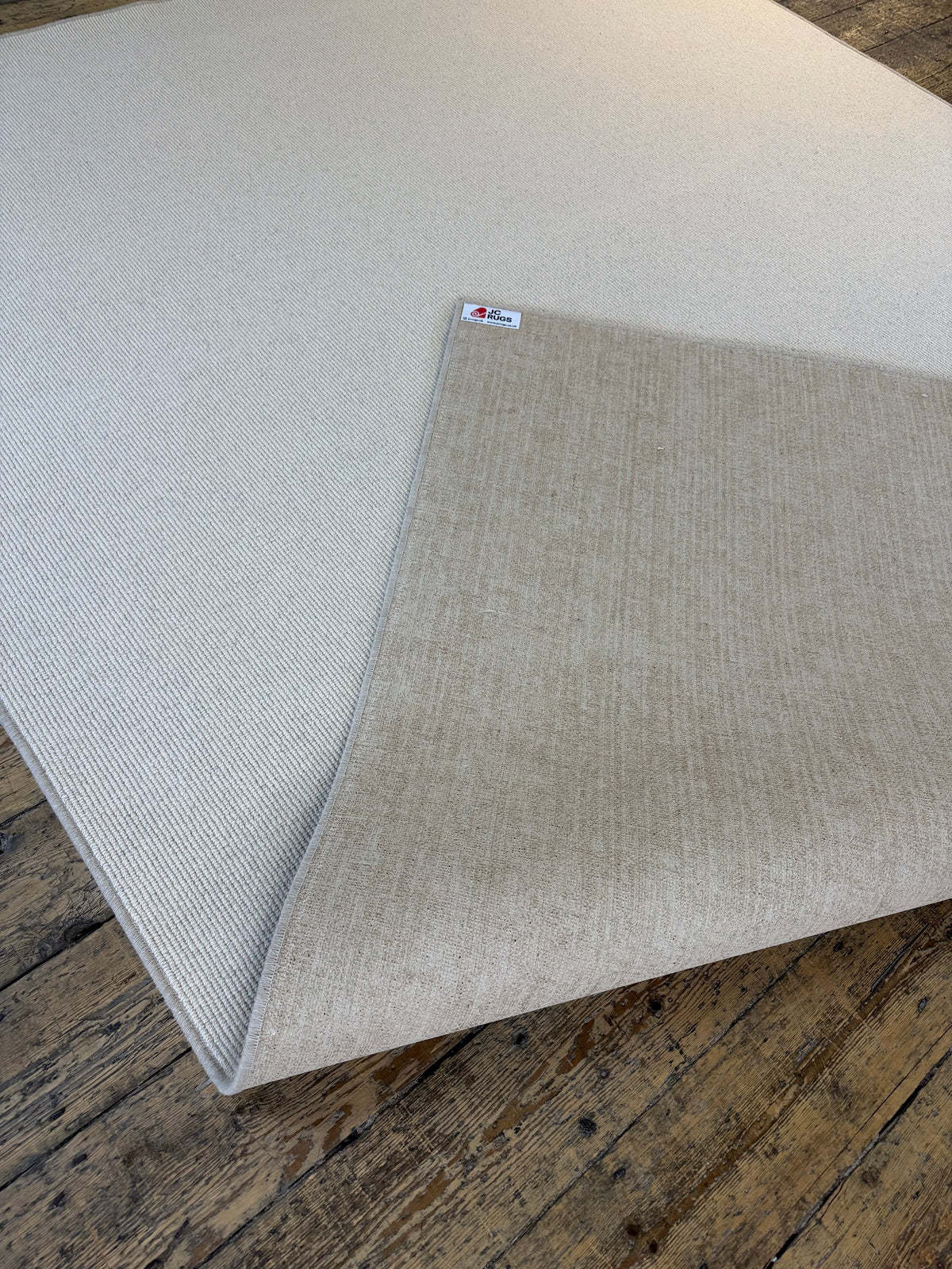 Tawny 100% wool rug 240cm x 340cm