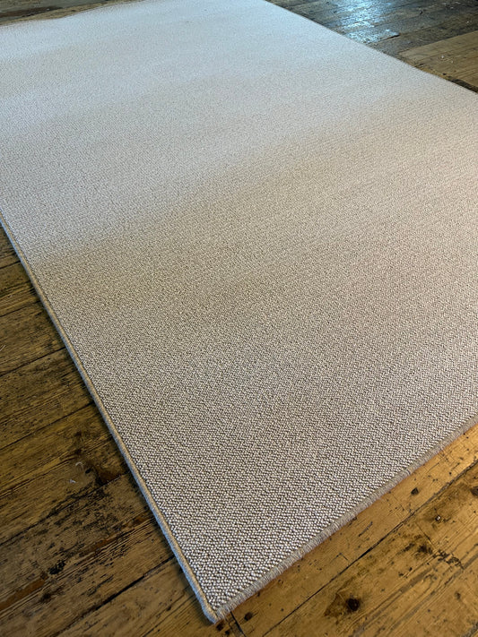 Rustic 100% wool rug 185cm x 276cm