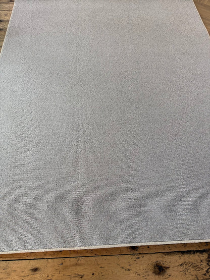 Dolphin grey 100% wool rug 200cm x 256cm