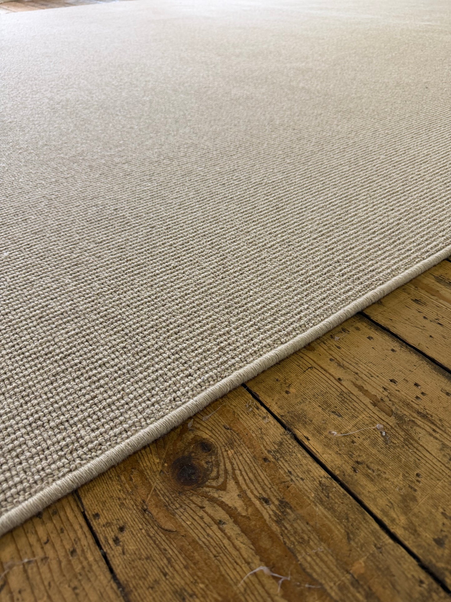 Hessian 100% wool rug 290cm x 400cm