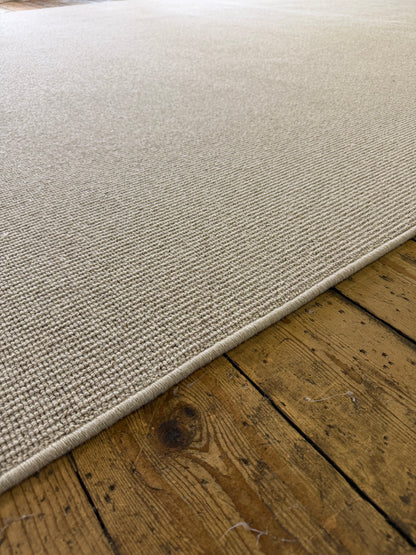 Hessian 100% wool rug 290cm x 400cm