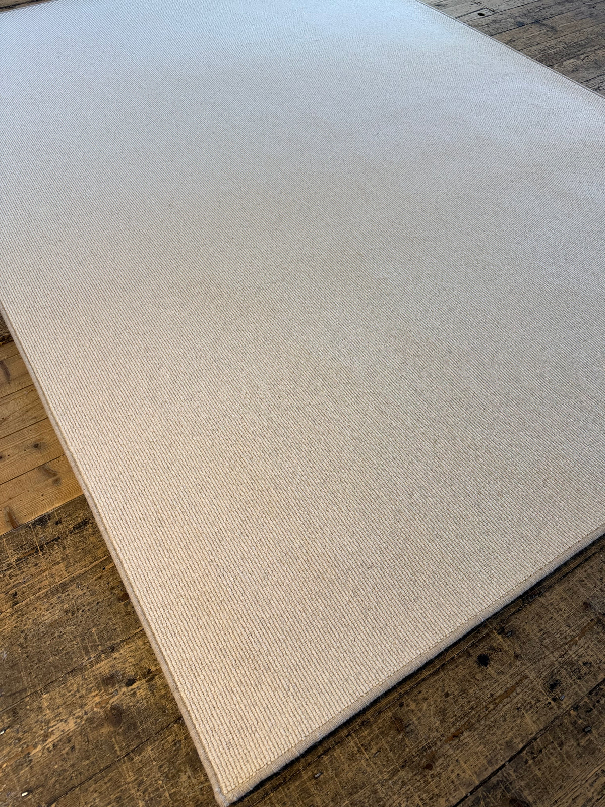Tawny 100% undyed wool rug 220cm x 320cm