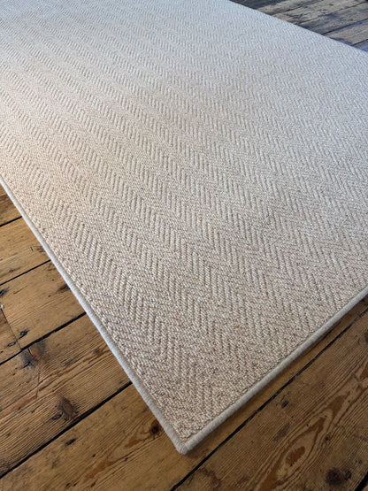Shortbread herringbone 100% wool rug 155cm x 256cm