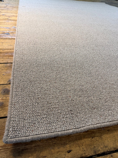 Dapper 100% wool rug 230cm x 330cm