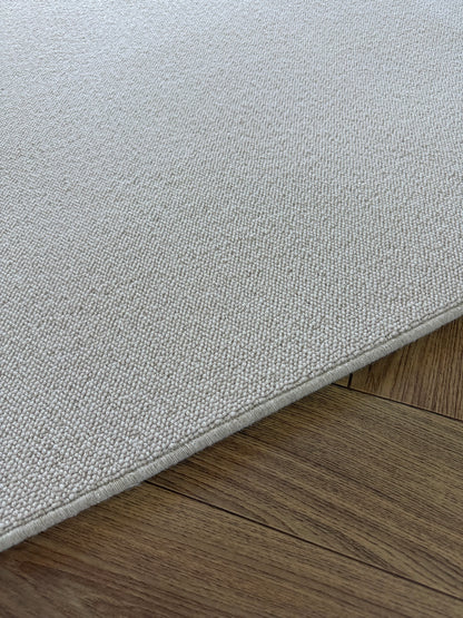 White flake 100% wool rug 170cm x 264cm