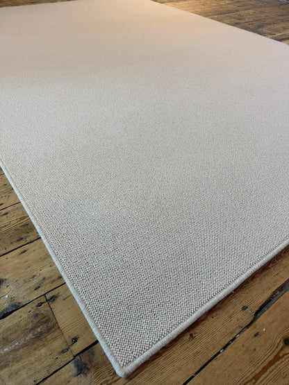 Ashdown 100% wool rug 224cm x 323cm