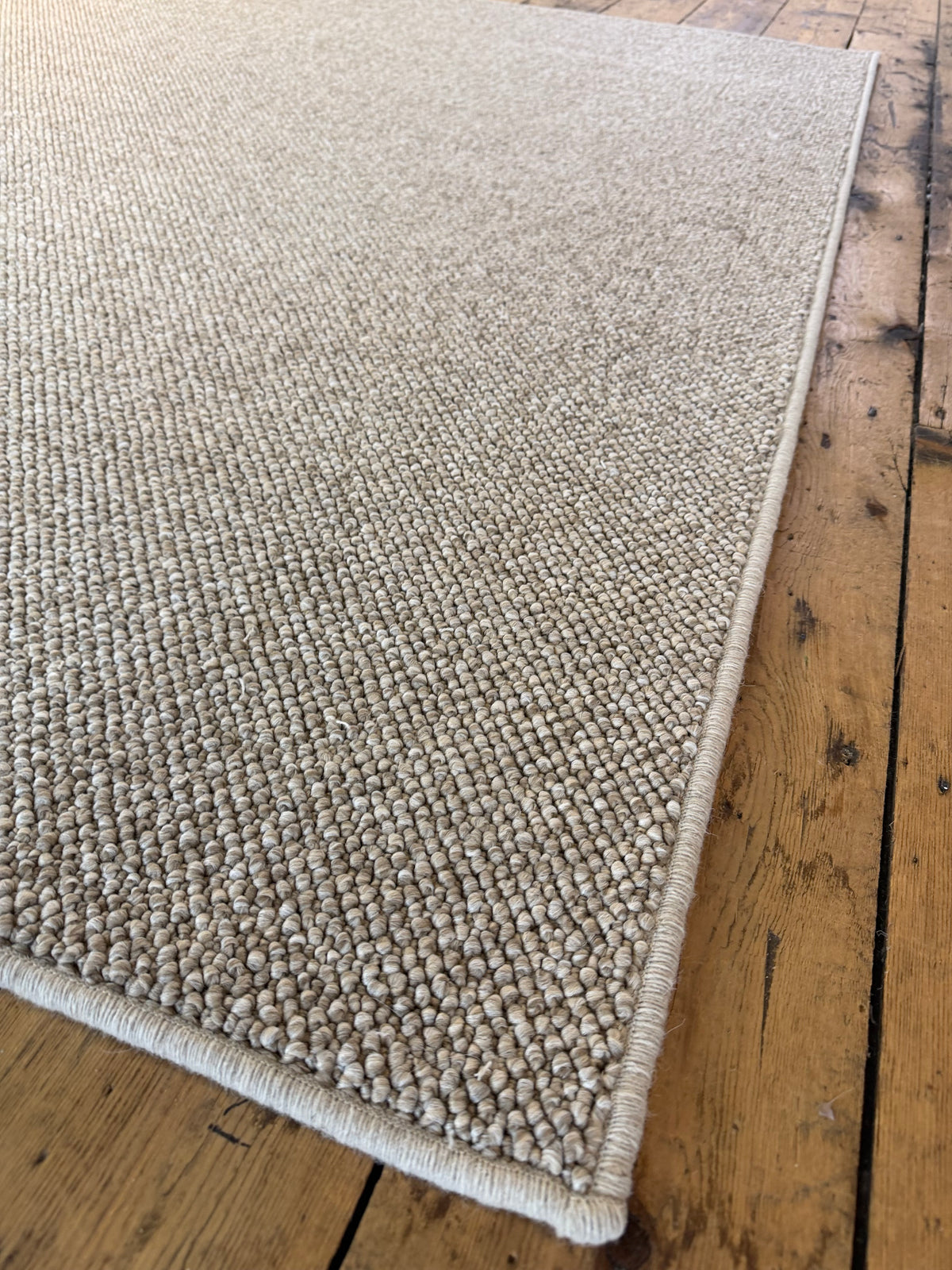 Heirloom 100% polypropylene rug 200cm x 293cm