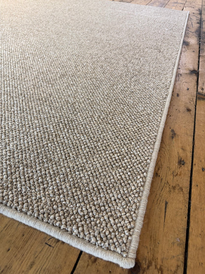 Heirloom 100% polypropylene rug 200cm x 293cm