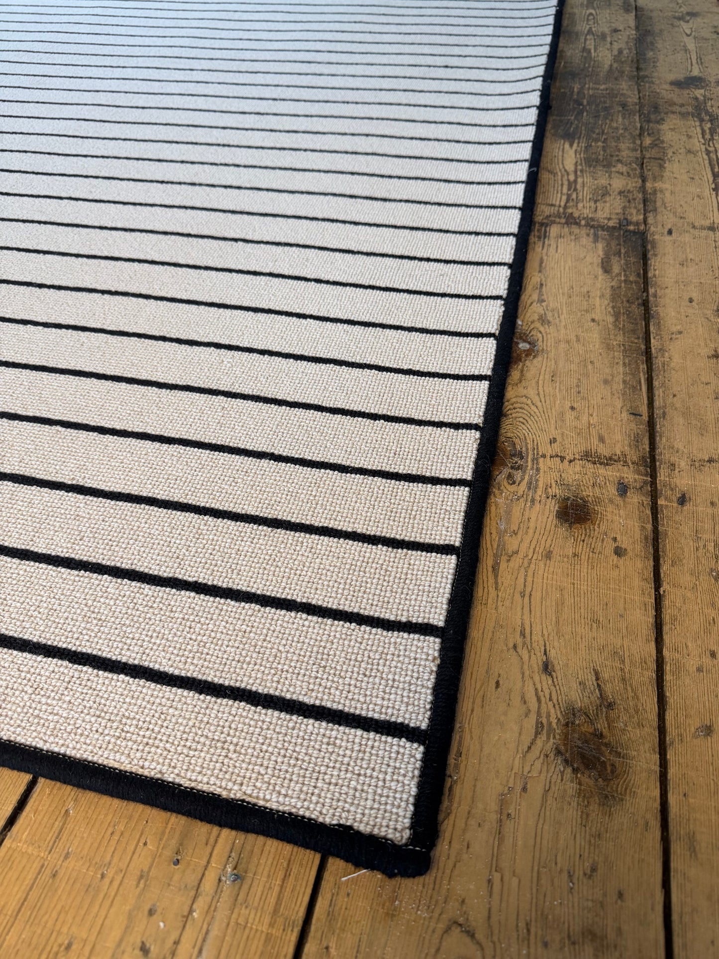 Oreo 100% wool rug 210cm x 266cm