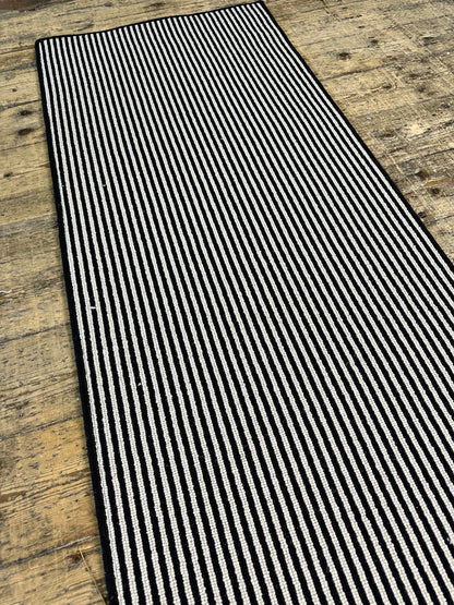 Oreo 100% wool runner 67cm x 234cm