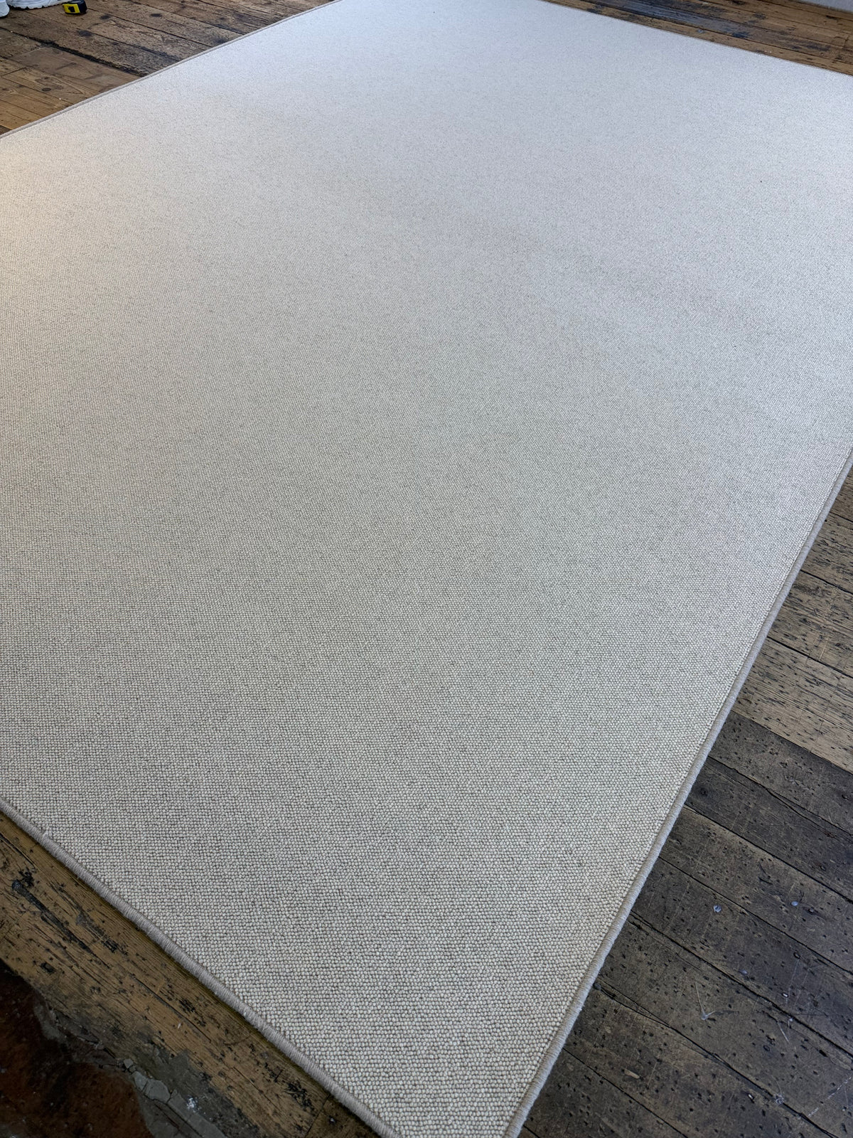 Lapwing 100% wool rug 240cm x 340cm