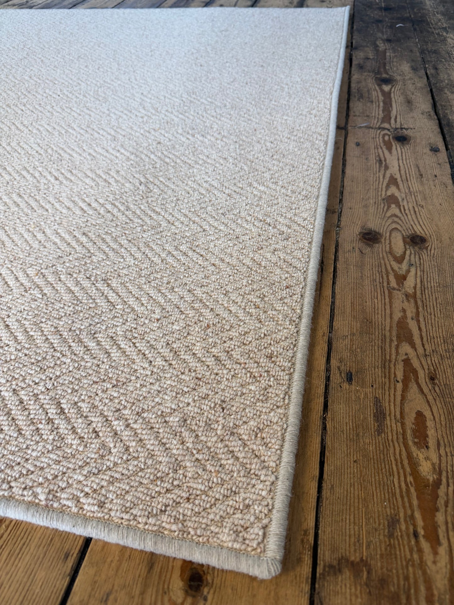 Shortbread herringbone 100% wool rug 155cm x 256cm