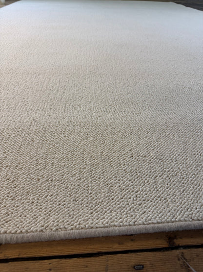 Blanc ivorie 100% wool rug 235cm x 370cm