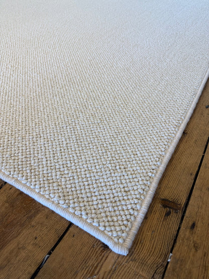 Pearl ivory 100% polypropylene rug 226cm x 324cm