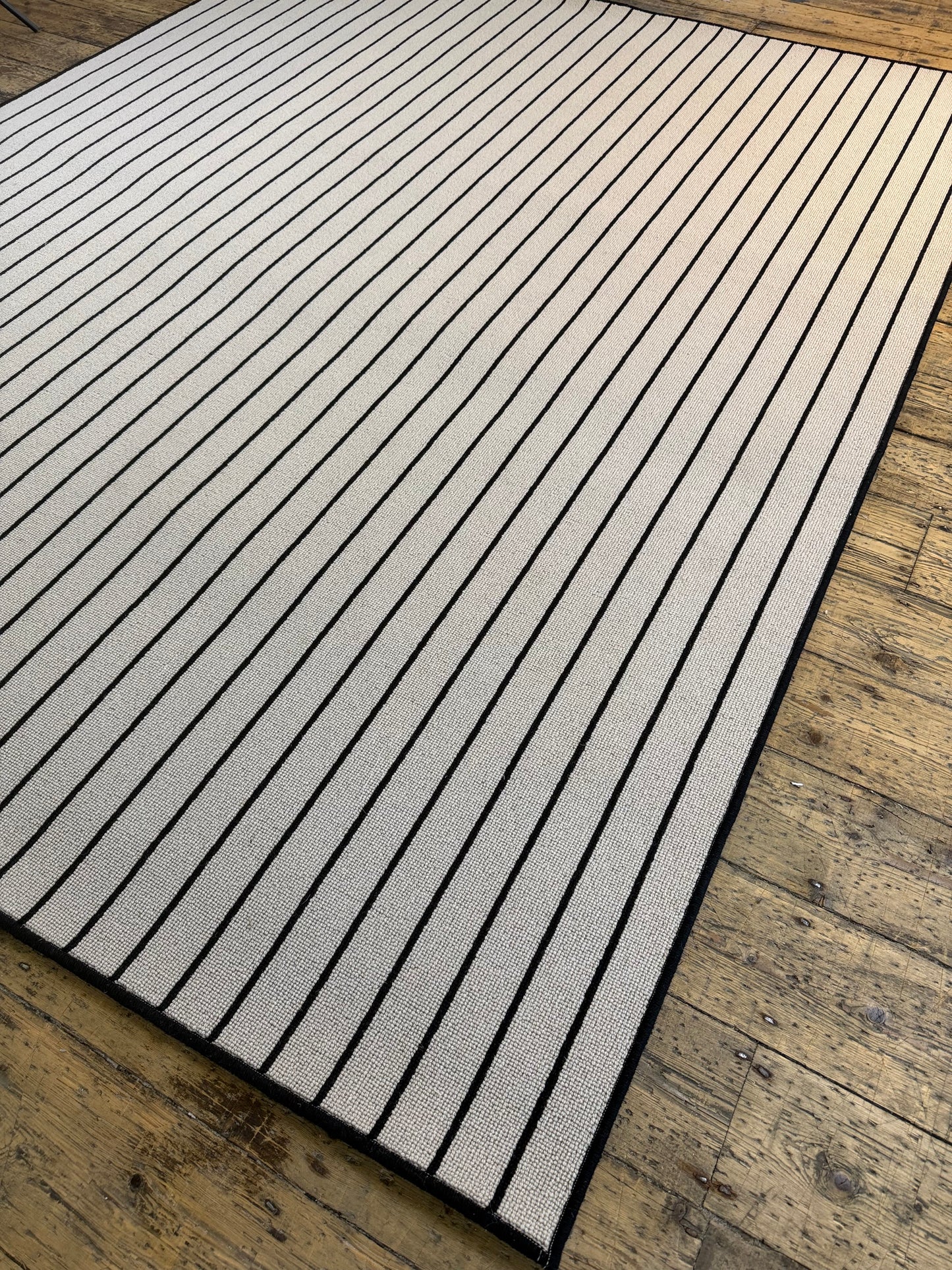 Oreo 100% wool rug 210cm x 266cm