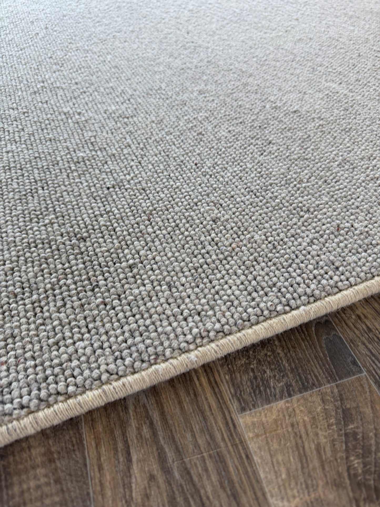 Dolphin grey 100% wool rug 152cm x 257cm
