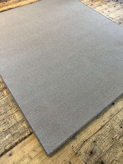 Charcoal 100% wool rug 204cm x 236cm