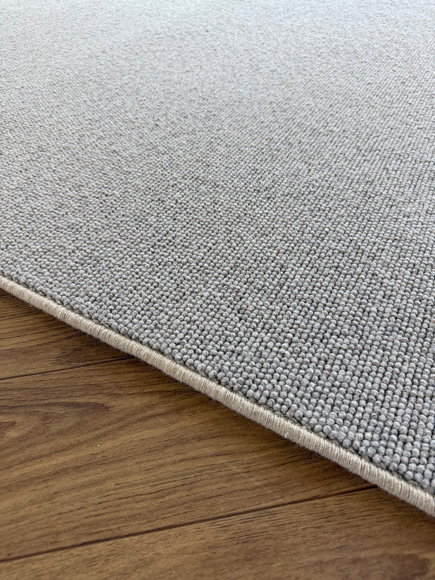 Dolphin grey 100% wool rug 152cm x 257cm