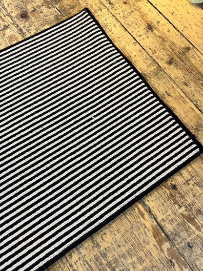 Oreo 100% wool runner 67cm x 234cm