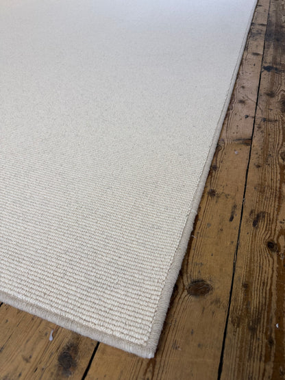 Tawny 100% wool rug 240cm x 340cm