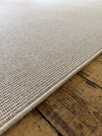 Hessian 100% wool rug 236cm x 328cm