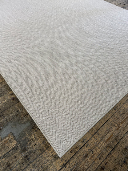 Oxford tone herringbone 100% wool rug 250cm x 349cm