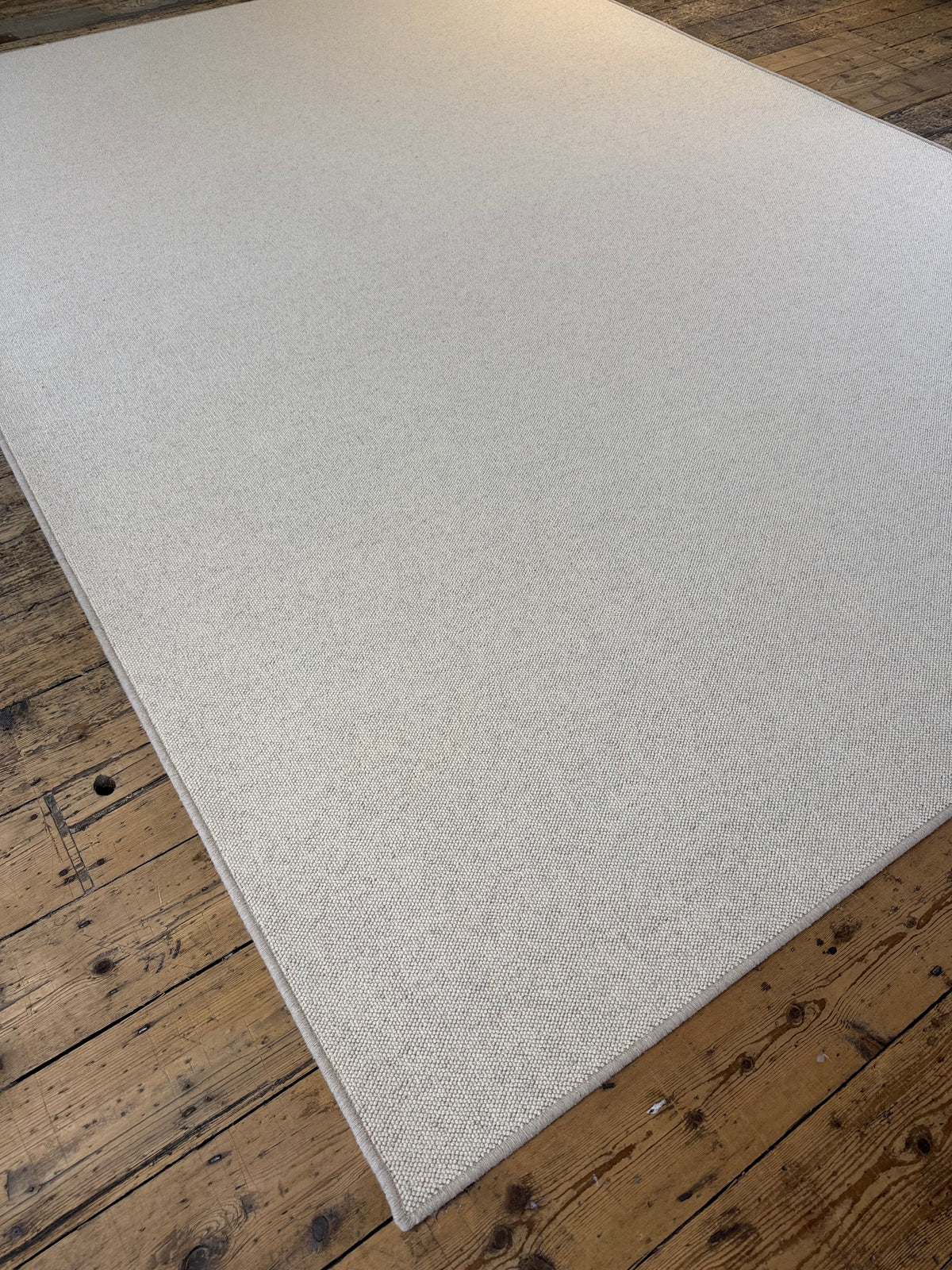 Lapwing 100% wool rug 240cm x 340cm