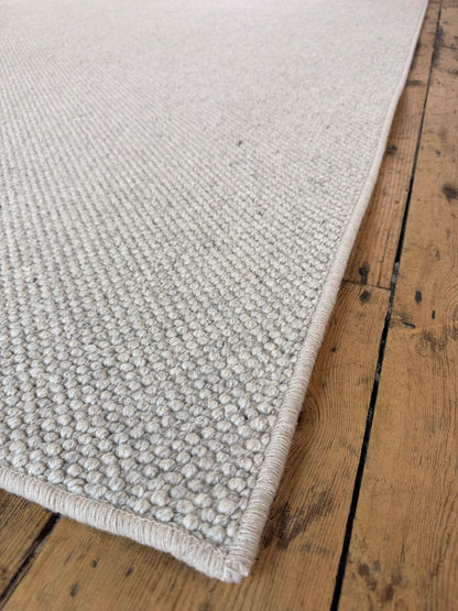 Lunar 100% wool rug 255cm x 368cm