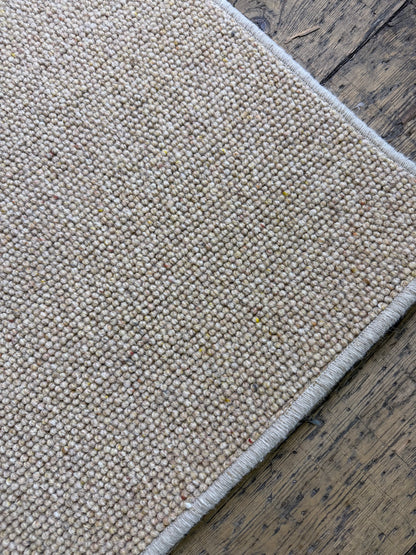Wheaten 100% wool rug 200cm x 290cm