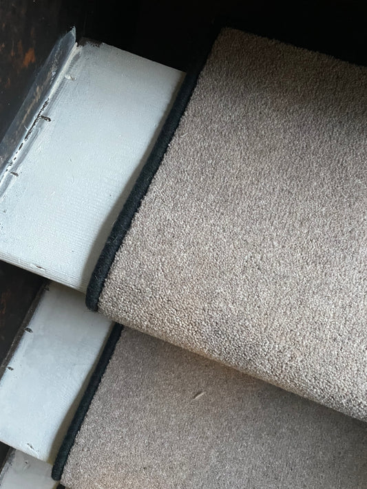 Light grey wool stairs runner