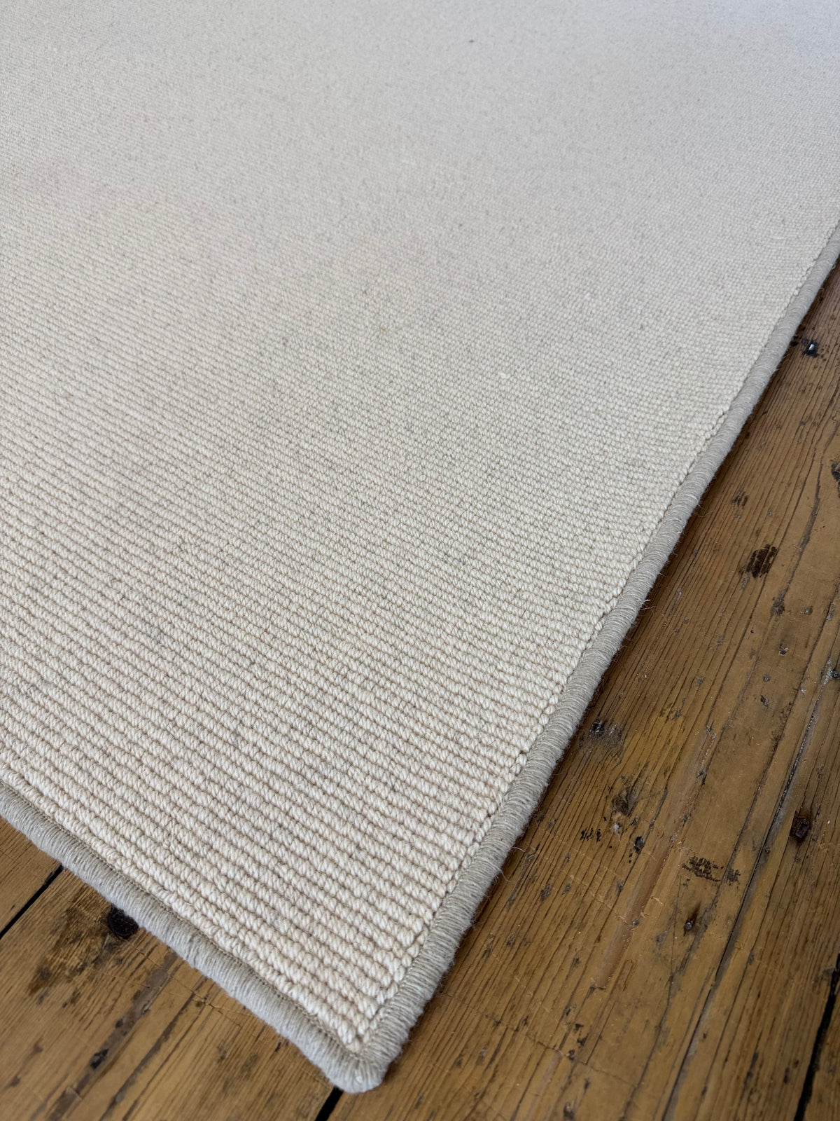 Tawny 100% wool rug 230cm x 230cm
