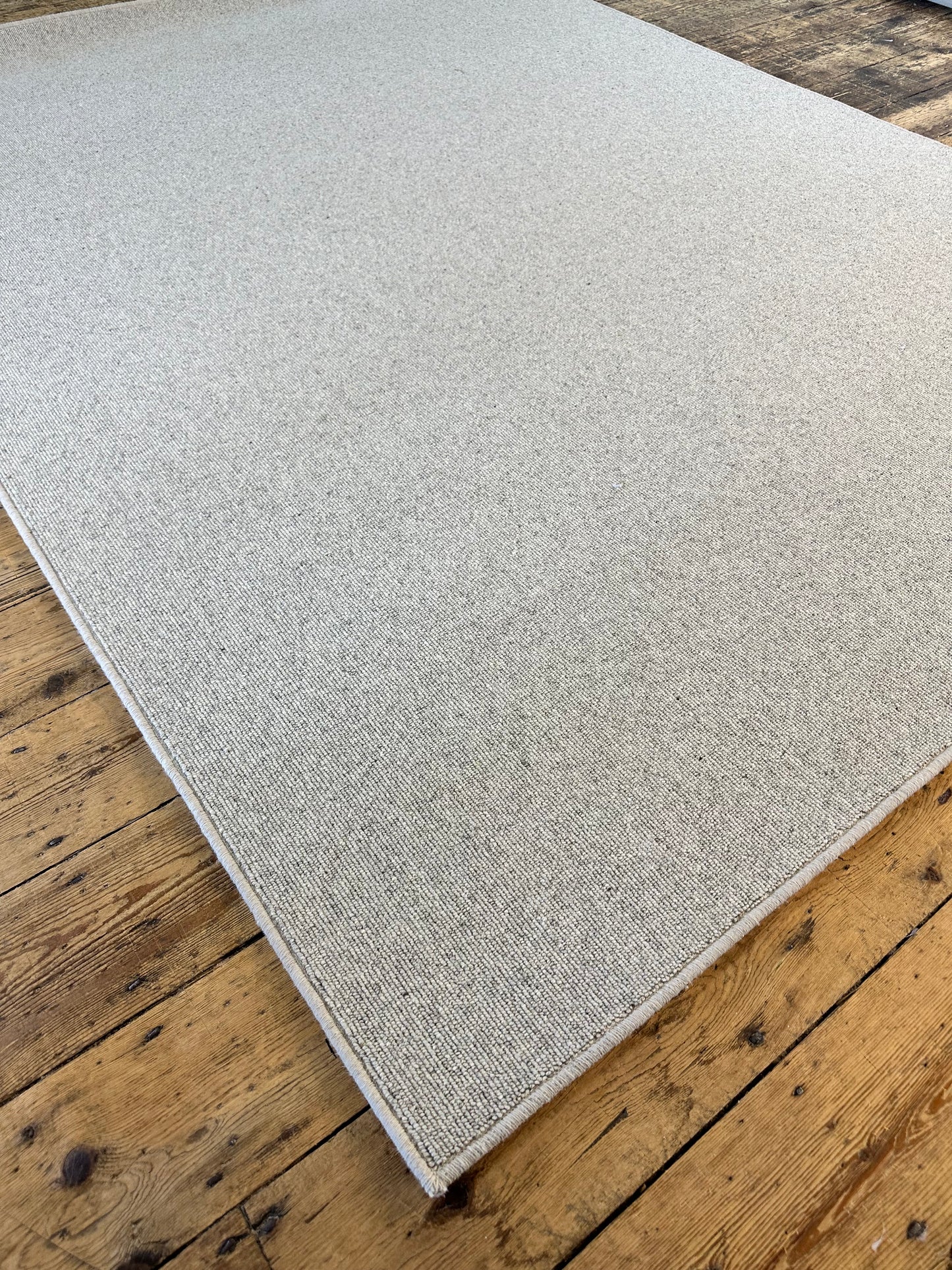 Bone 100% wool rug 189cm x 250cm