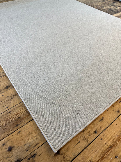 Bone 100% wool rug 189cm x 250cm