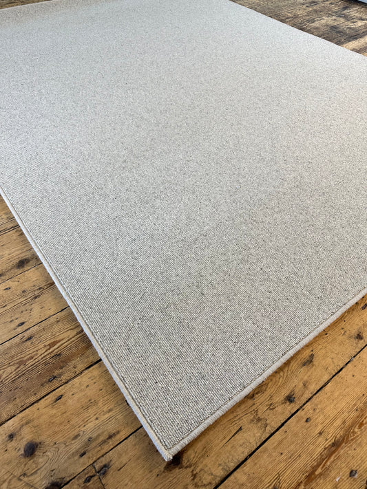 Bone 100% wool rug 189cm x 250cm