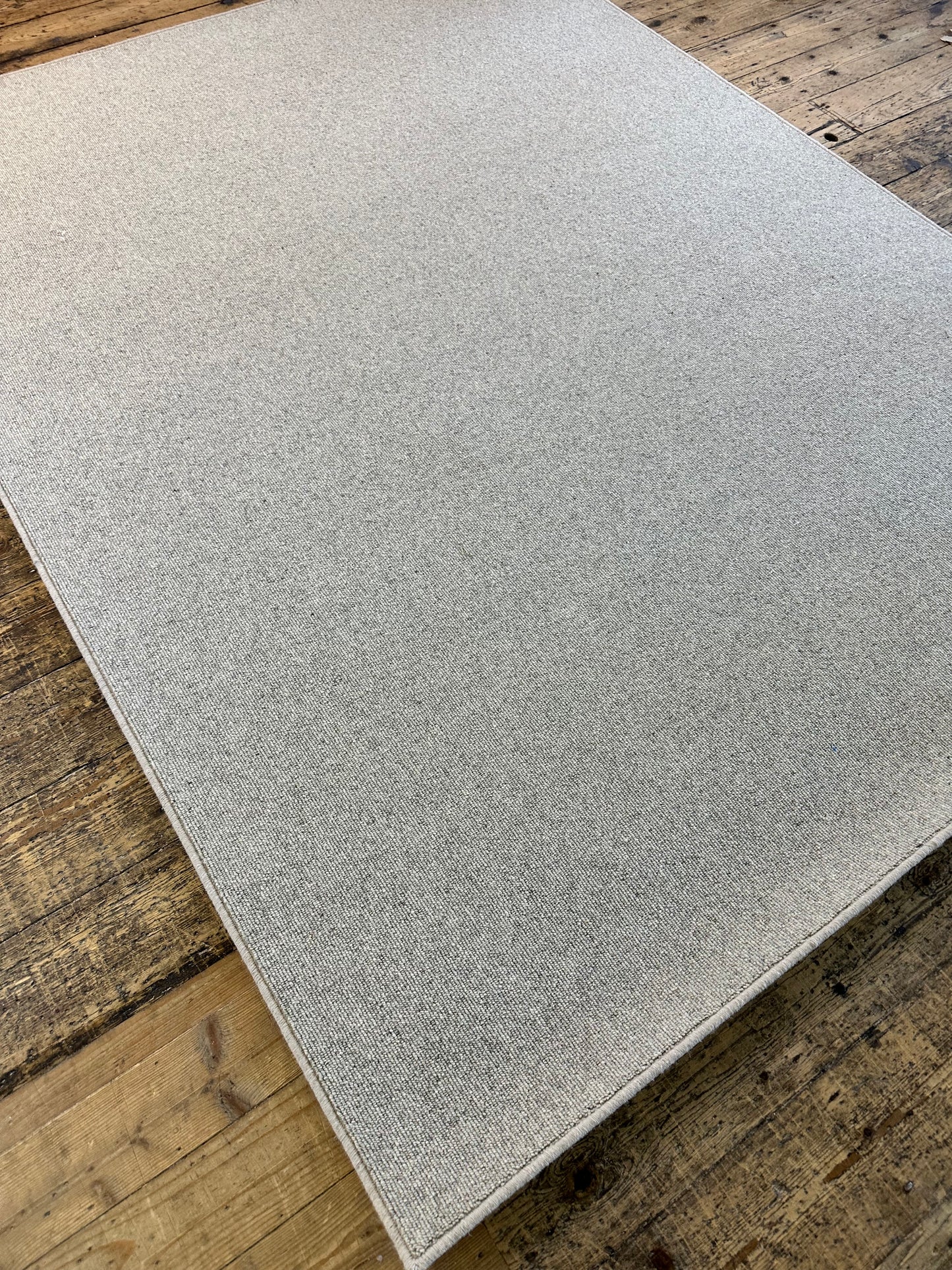 Bone 100% wool rug 189cm x 250cm