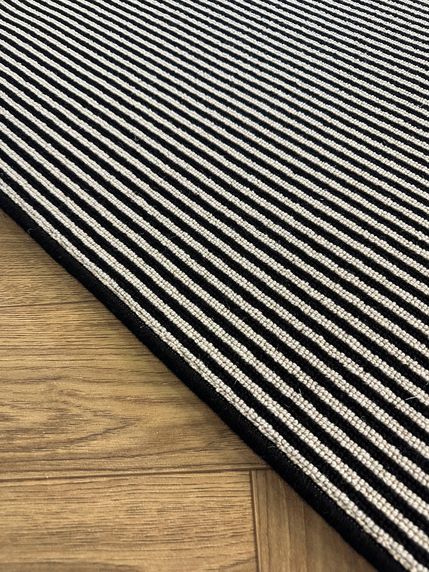 Oreo 100% wool rug 199cm x 235cm