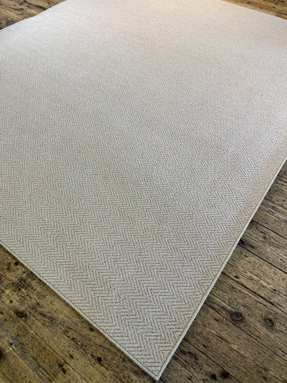 Ecru herringbone 100% wool rug 253cm x 305cm