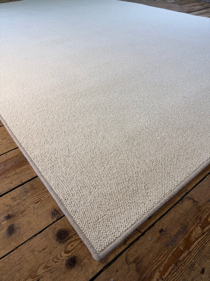 Blanc ivorie 100% wool rug 235cm x 370cm