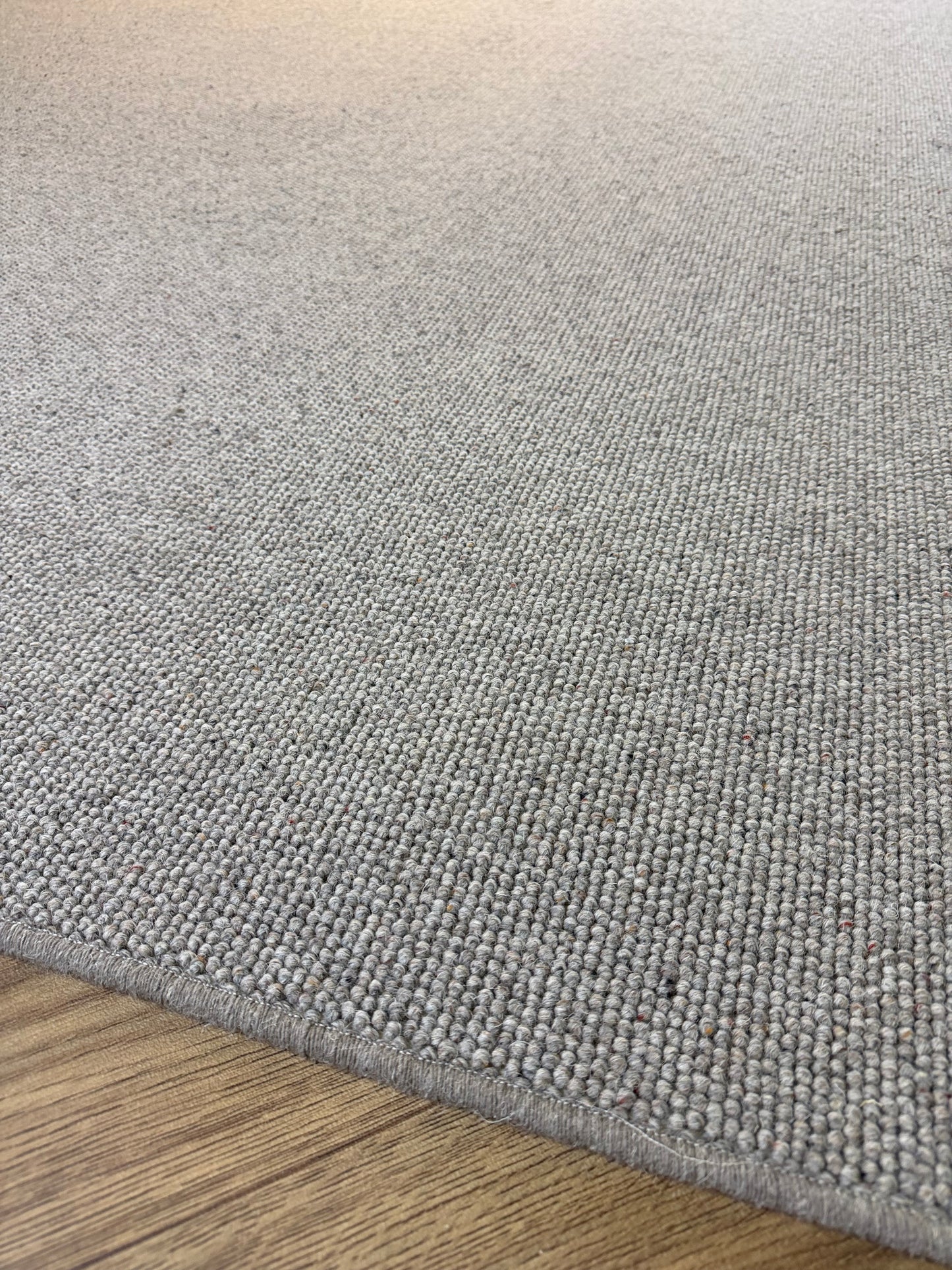 Dapper 100% wool rug 260cm x 360cm