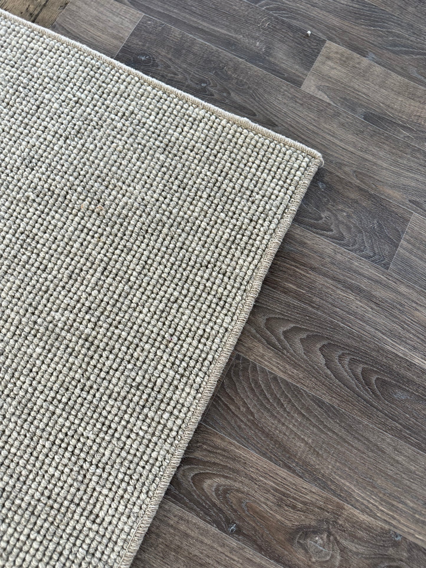 Greige Green tone 100% wool large rug 231cm x 298cm