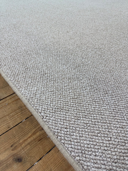 Oyster 100% polypropylene rug 199cm x 300cm