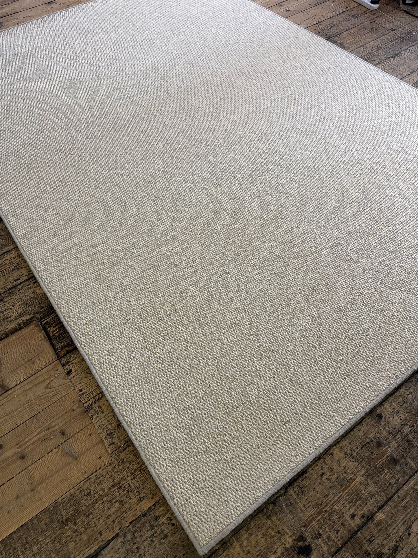 Ricecake 100% wool rug 189cm x 279cm