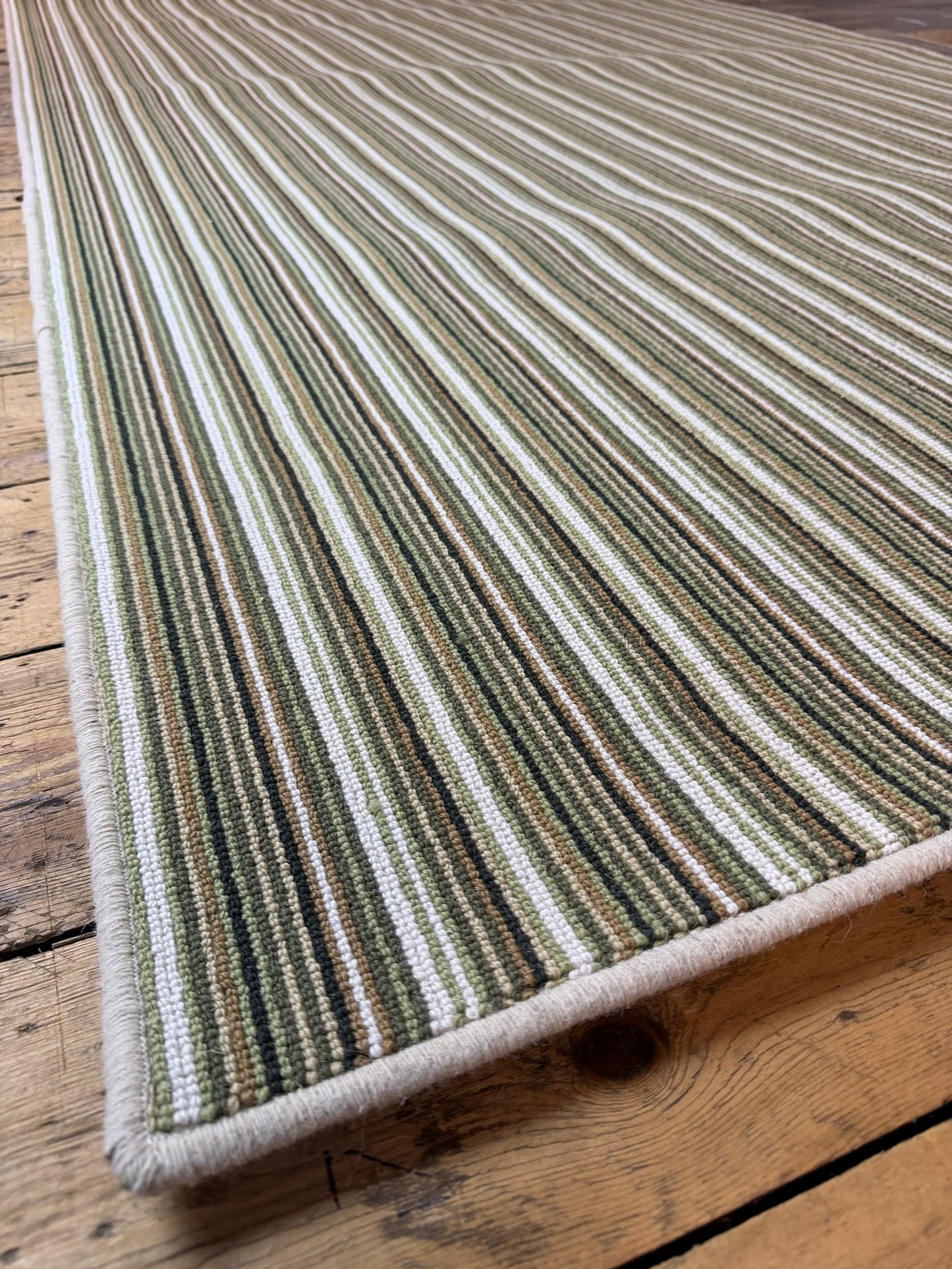 Palm bay 100% wool rug 161cm x 272cm